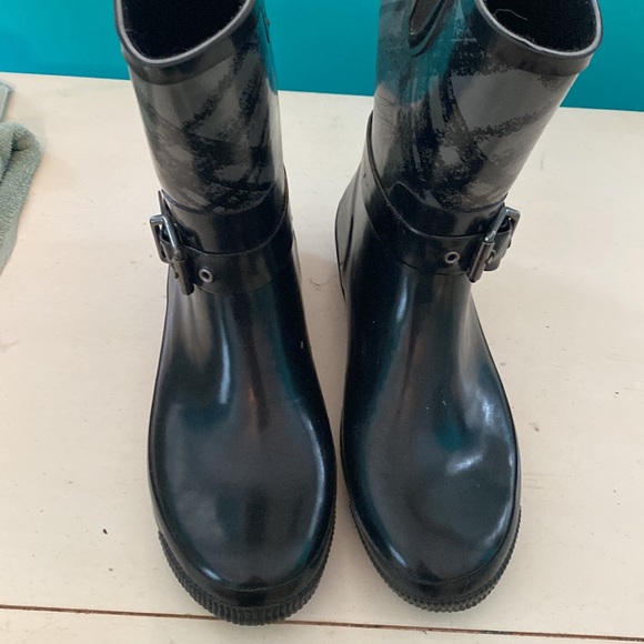 Rain boots - Picture 3 of 10